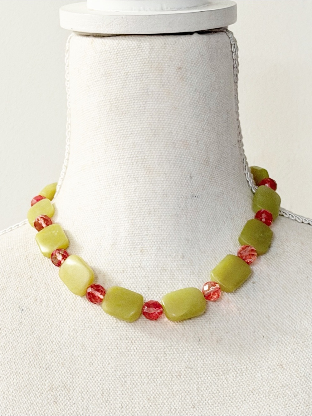 VINTAGE Lime Green Stone Pink Crackle Glass Bead Necklace Toggle Clasp Statement